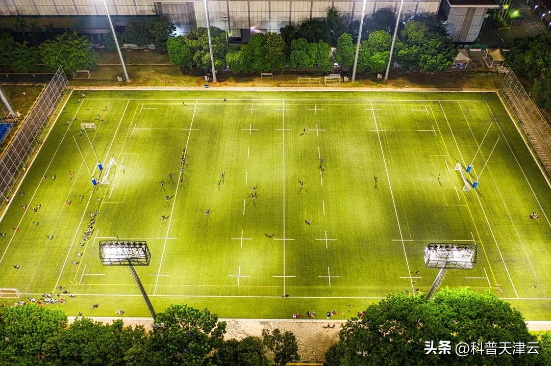 足球规则界外球哪边发球多_足球发球规则界外球有哪些_足球界外球发球违例