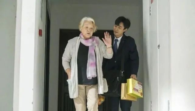 春节家庭游玩攻略_城市春节怎么过_城市家庭春节日常