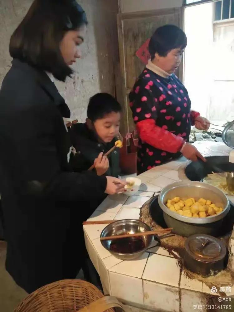 春节家庭游玩攻略_城市家庭春节日常_春节家庭