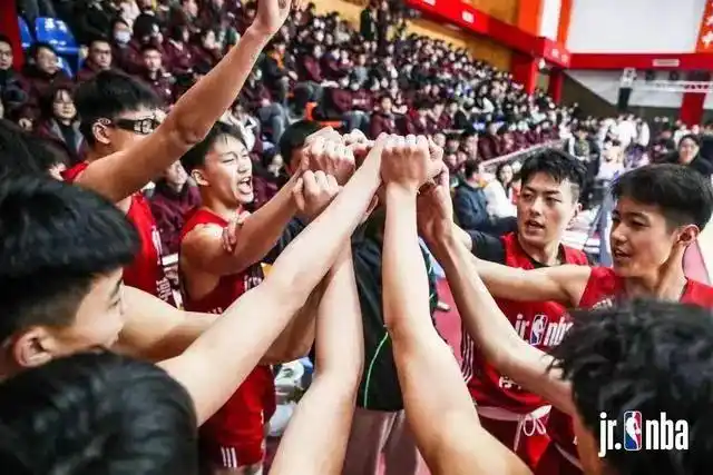 康南中学篮球比赛冠军_康杰中学篮球队比赛视频_康辉中学篮球队