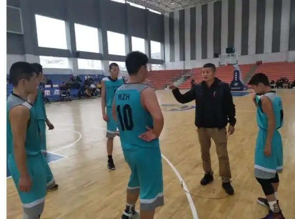 康南中学篮球比赛冠军_康杰中学篮球队比赛视频_冠凯篮球训练中心